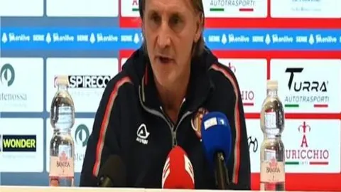 巴赫主席参观北京奥运纪念馆